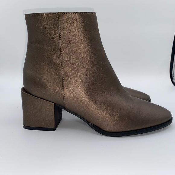 Comfort Sesto Meucci Bronze Metallic 7” Tall Ankle Boots Zip  2”Heel Like New - Picture 6 of 15